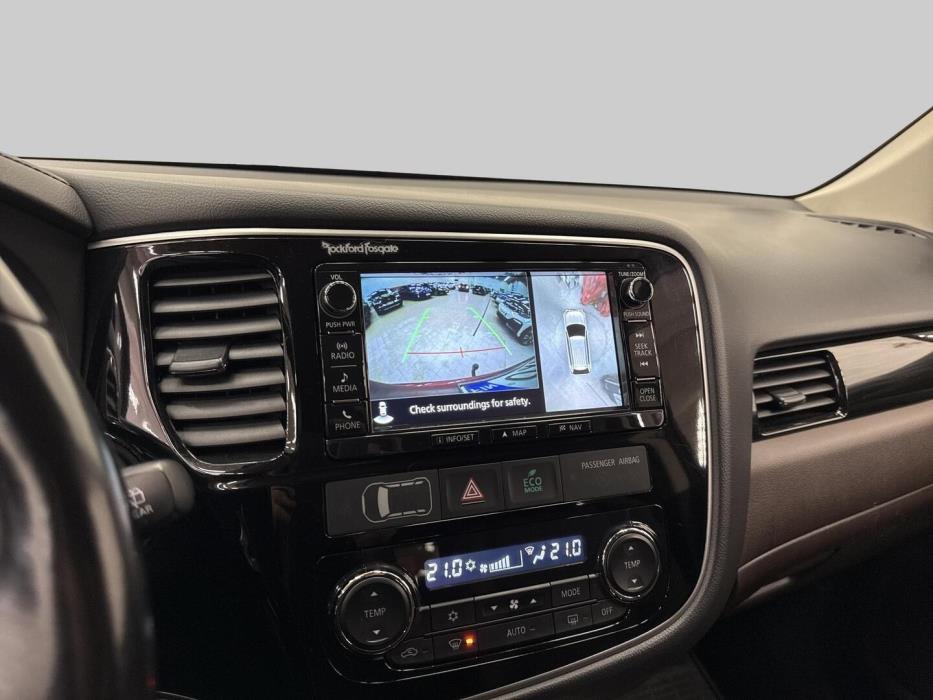 MITSUBISHI Outlander PHEV 2016