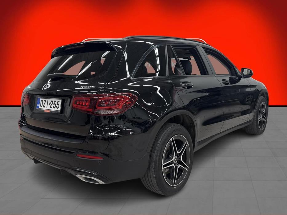 MERCEDES-BENZ GLC 2022