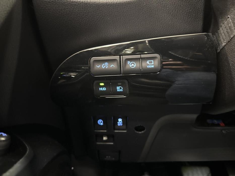 TOYOTA Prius Plug-in 2022