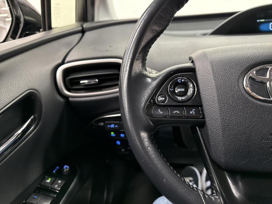 TOYOTA Prius Plug-in 2022