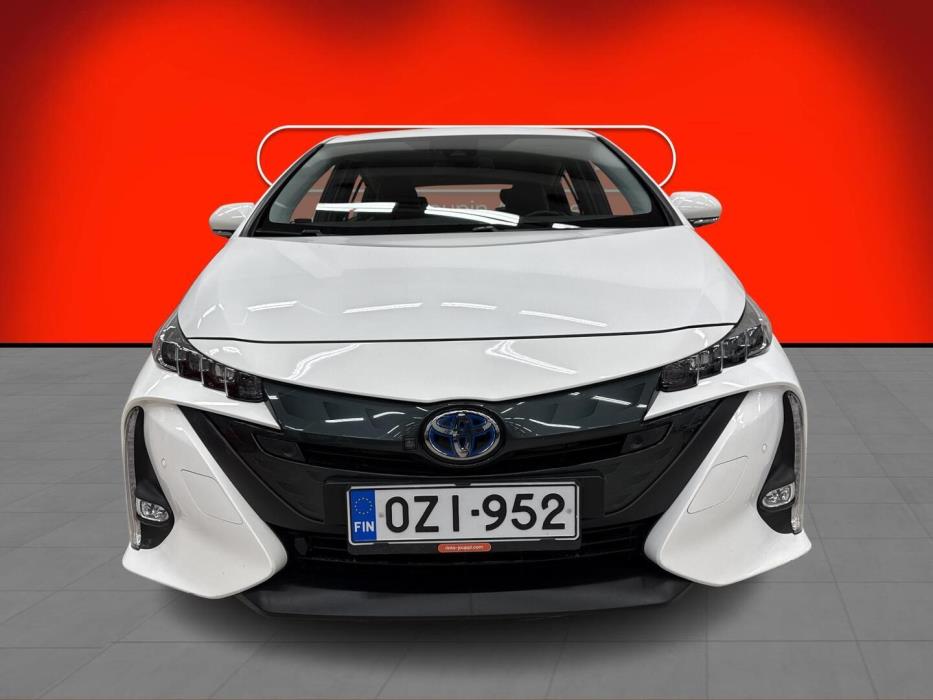 TOYOTA Prius Plug-in 2022