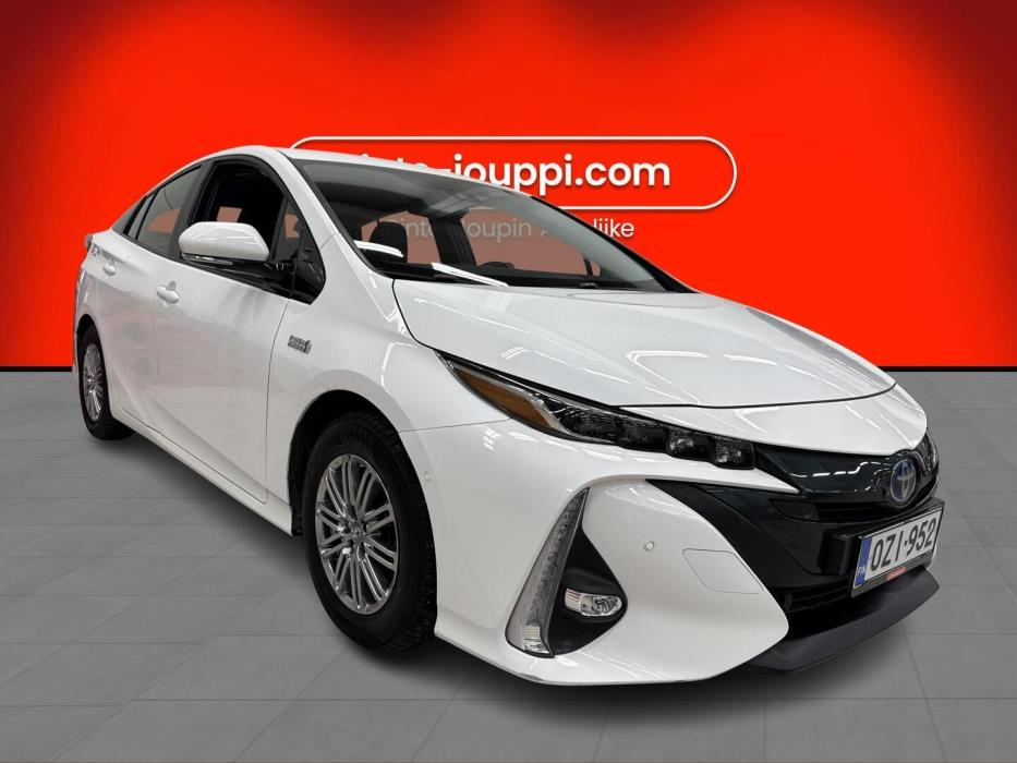 TOYOTA Prius Plug-in 2022