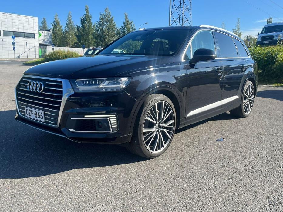 AUDI Q7 2016