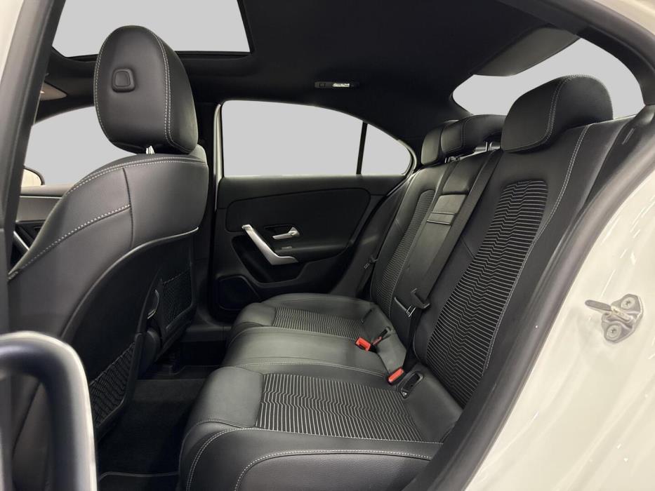 MERCEDES-BENZ A 2023