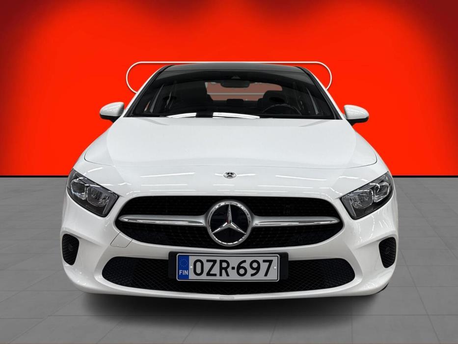 MERCEDES-BENZ A 2023