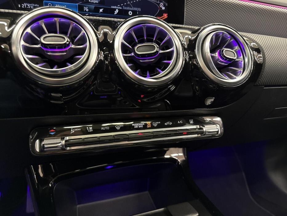 MERCEDES-BENZ A 2023