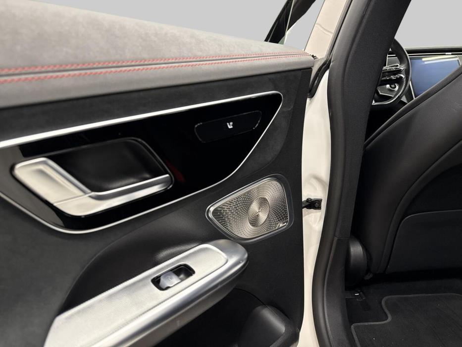 MERCEDES-BENZ EQE 2022