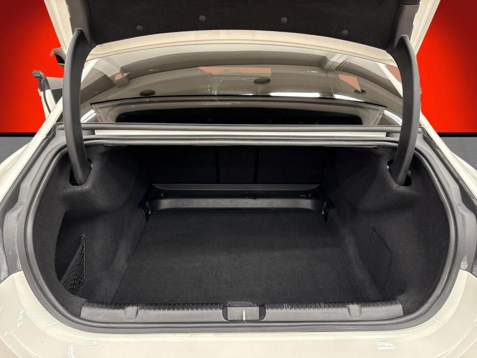 MERCEDES-BENZ EQE 2022