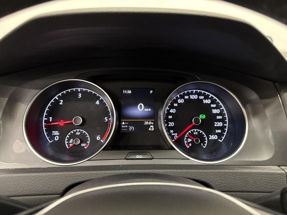 VOLKSWAGEN Golf 2016