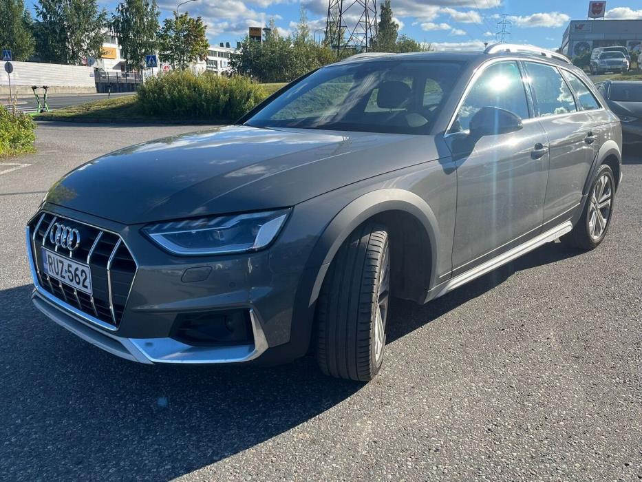 AUDI A4 allroad quattro 2023