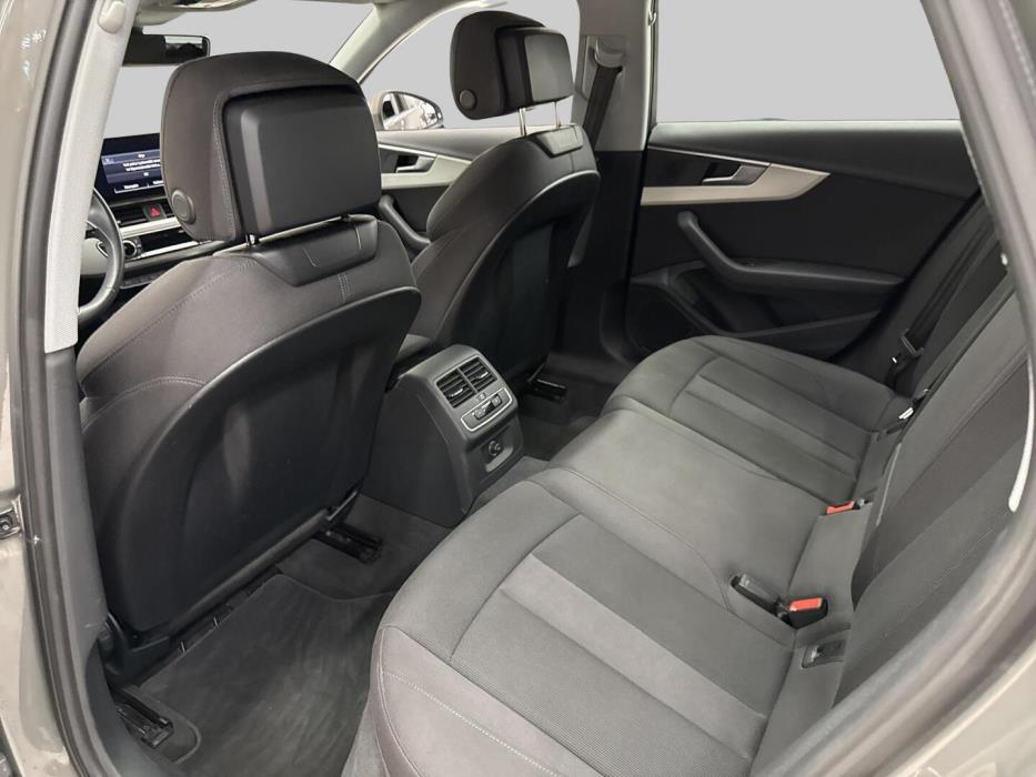 AUDI A4 allroad 2023