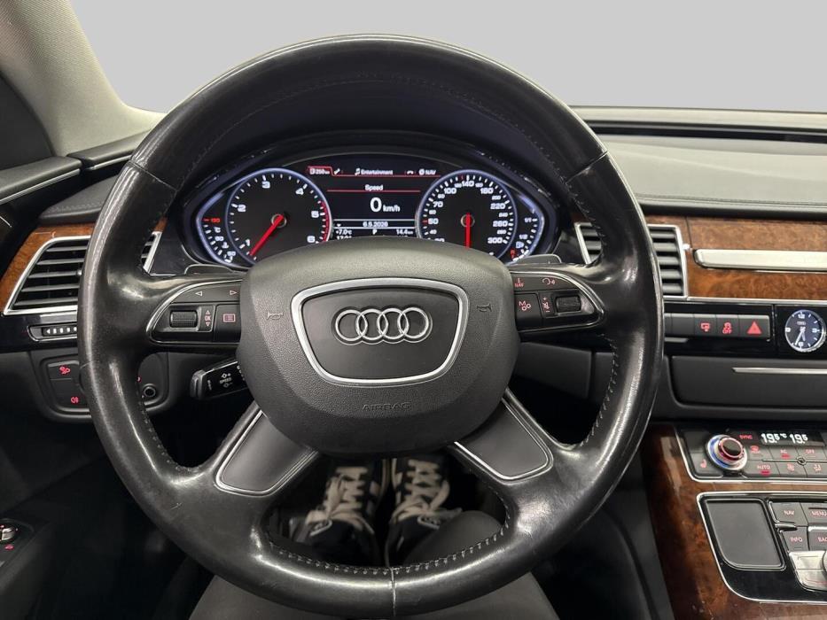 AUDI A8 2010