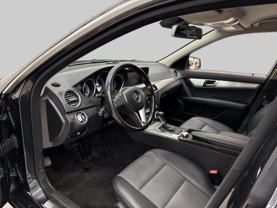 MERCEDES-BENZ C 2011