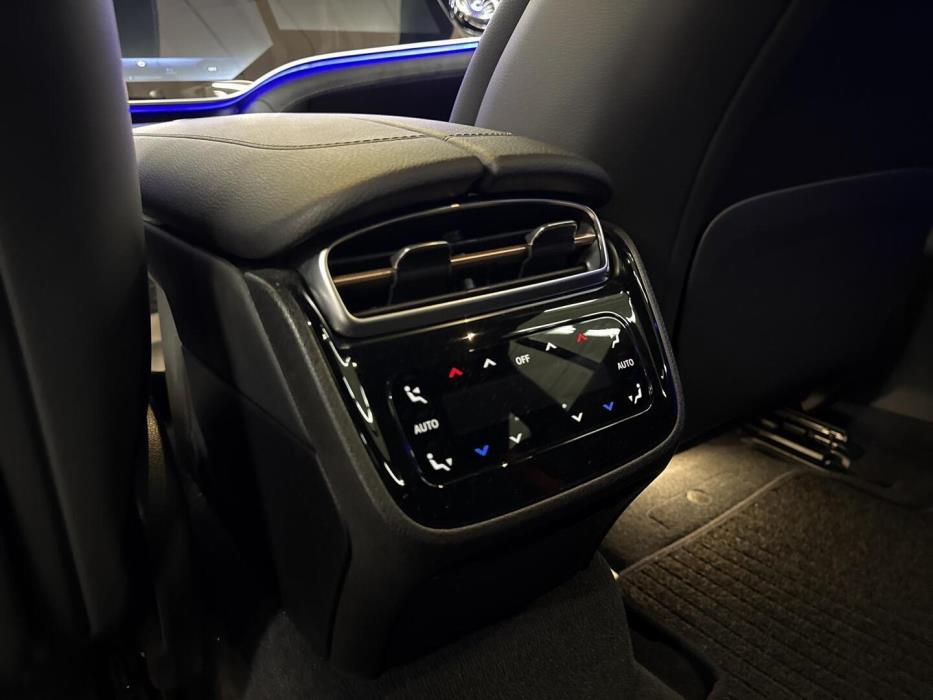 MERCEDES-BENZ EQE 2024