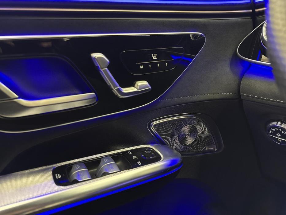 MERCEDES-BENZ EQE 2024