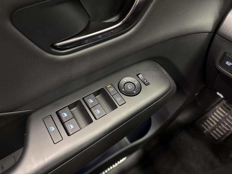 HYUNDAI KONA ELECTRIC 2025