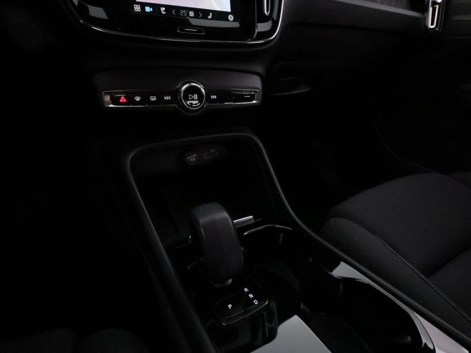 VOLVO C40 2022