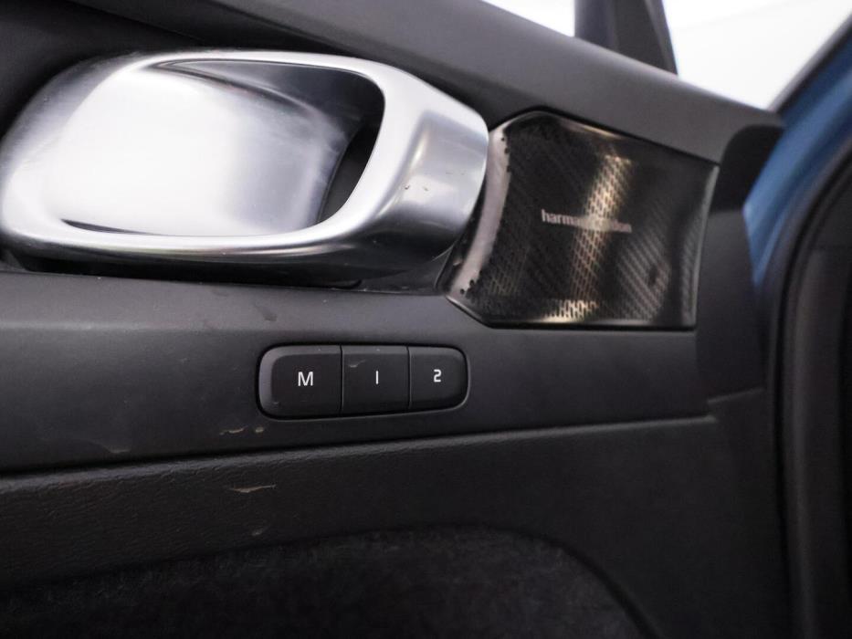 VOLVO C40 2022