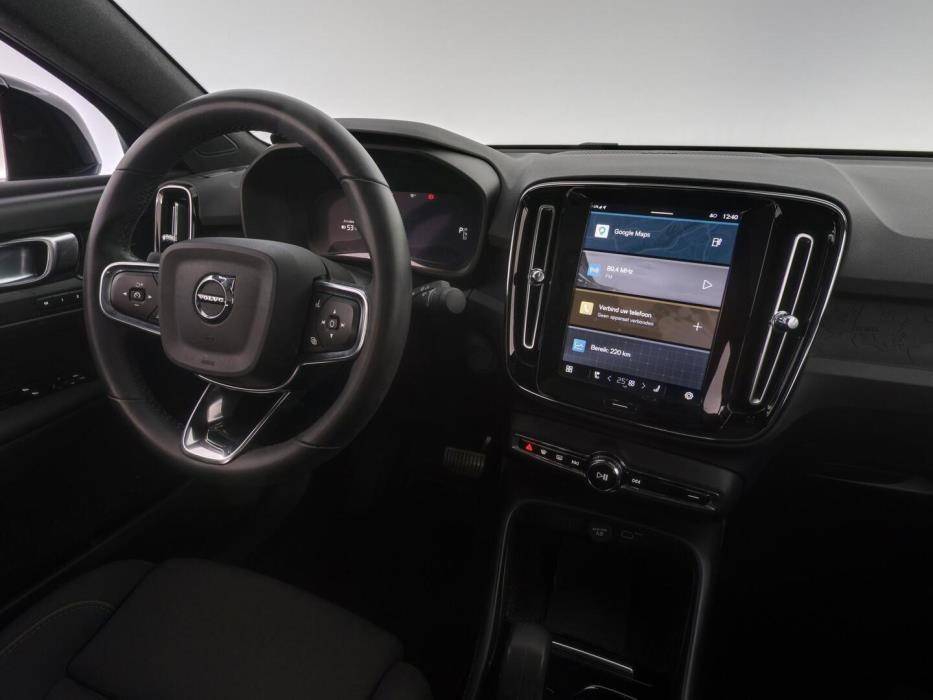 VOLVO C40 2022