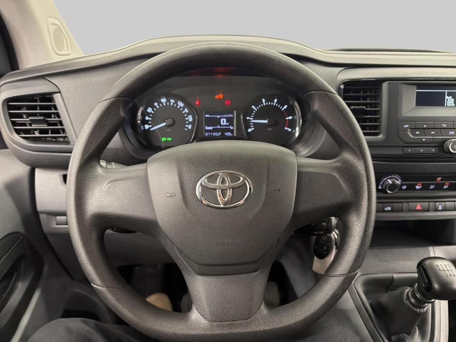 TOYOTA Proace 2021