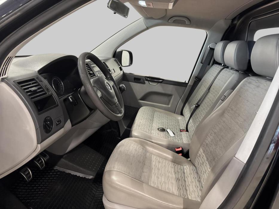 VOLKSWAGEN Transporter 2012