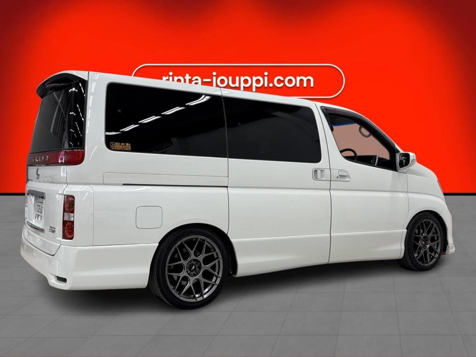 NISSAN ELGRAND 2004