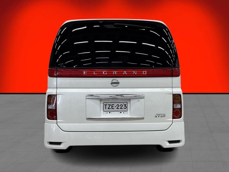 NISSAN ELGRAND 2004