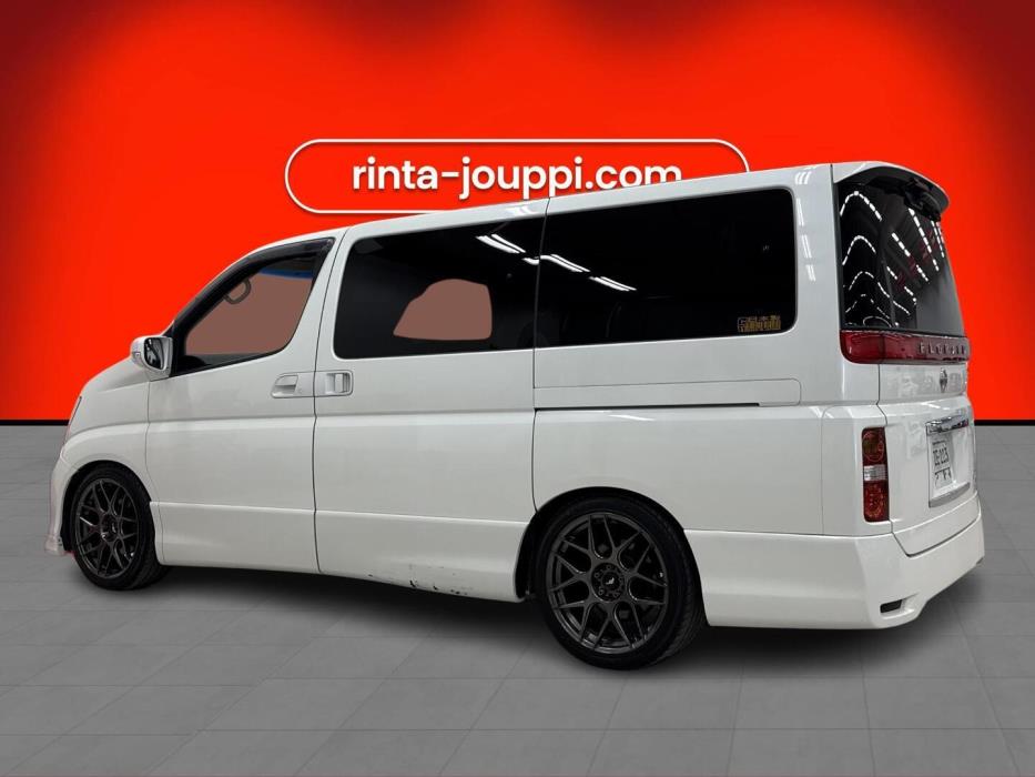 NISSAN ELGRAND 2004