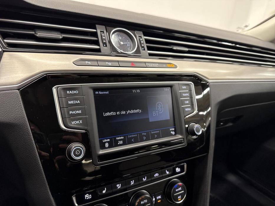 VOLKSWAGEN Passat 2017