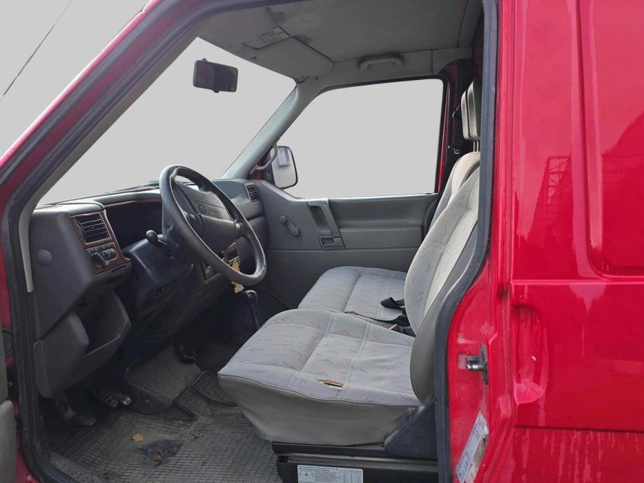 VOLKSWAGEN Transporter 1996