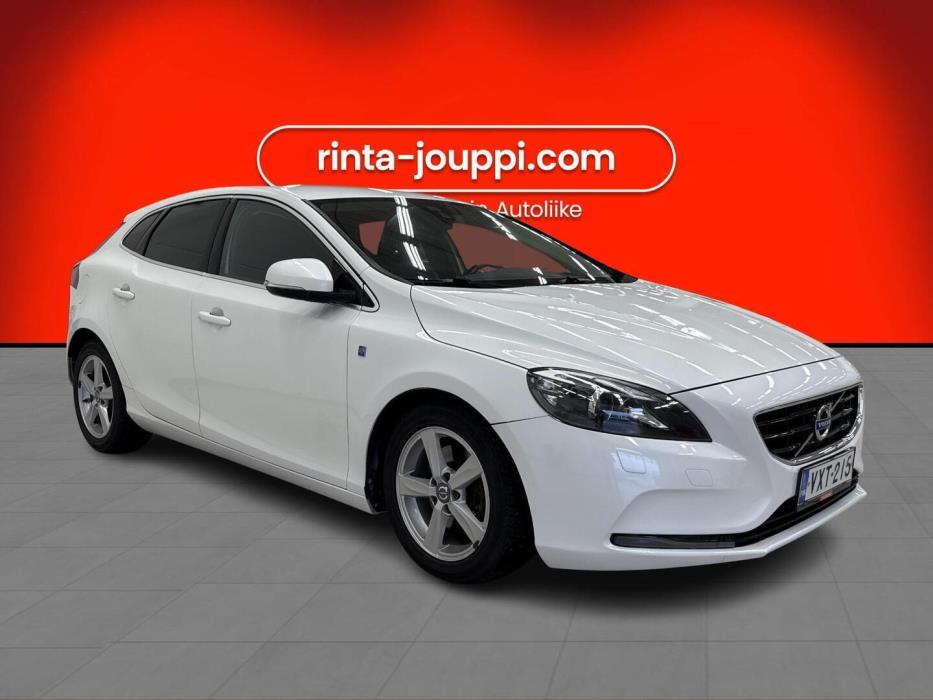 VOLVO V40 2015