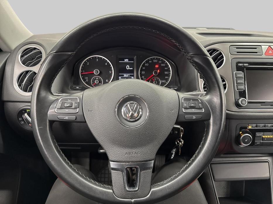 VOLKSWAGEN Tiguan 2011