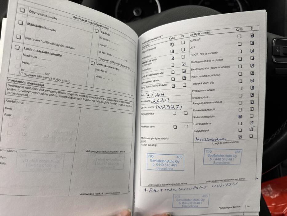 VOLKSWAGEN Tiguan 2011