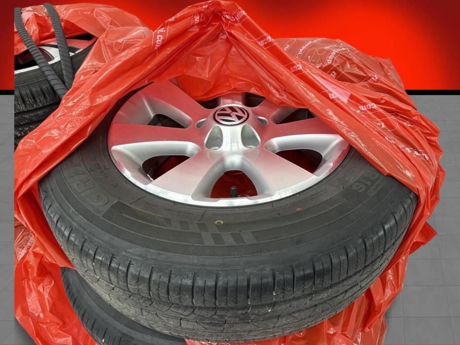 VOLKSWAGEN Tiguan 2011