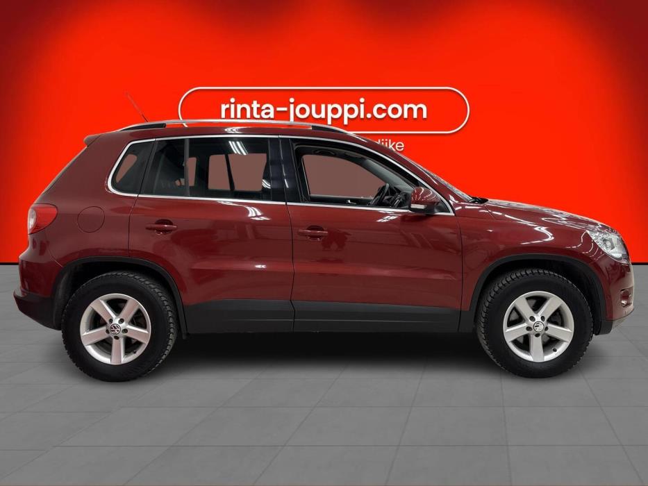 VOLKSWAGEN Tiguan 2011