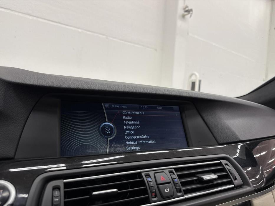 BMW M5 2011