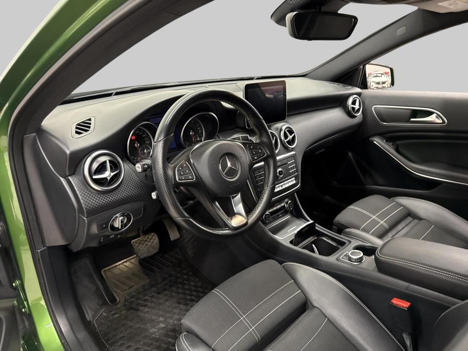 MERCEDES-BENZ A 2016