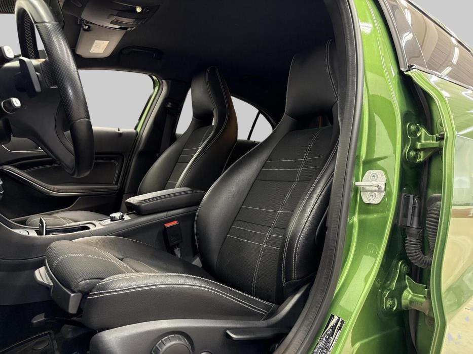 MERCEDES-BENZ A 2016