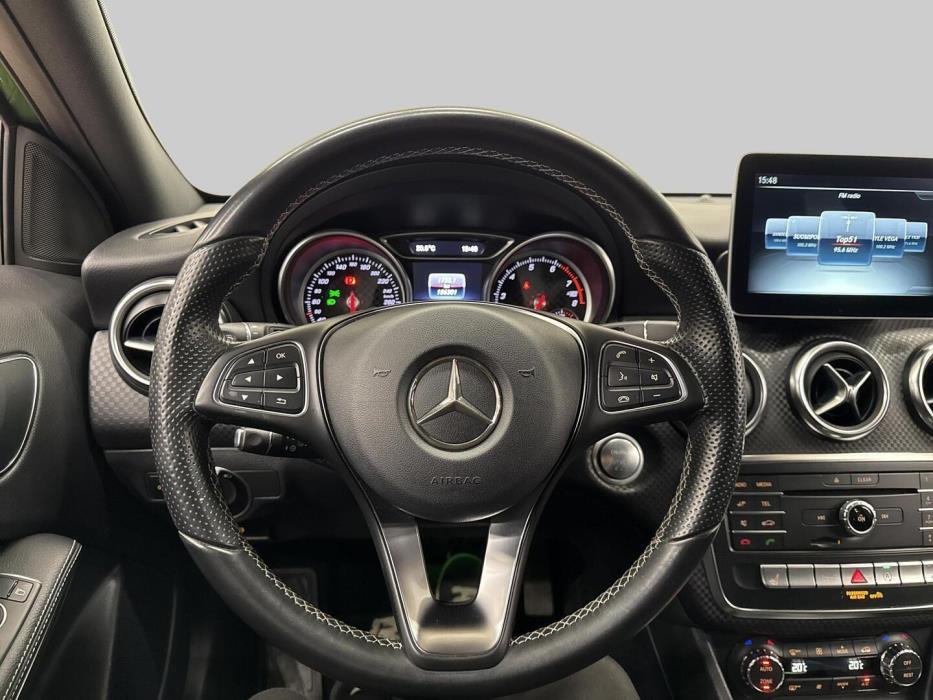 MERCEDES-BENZ A 2016