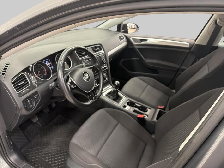 VOLKSWAGEN Golf 2017
