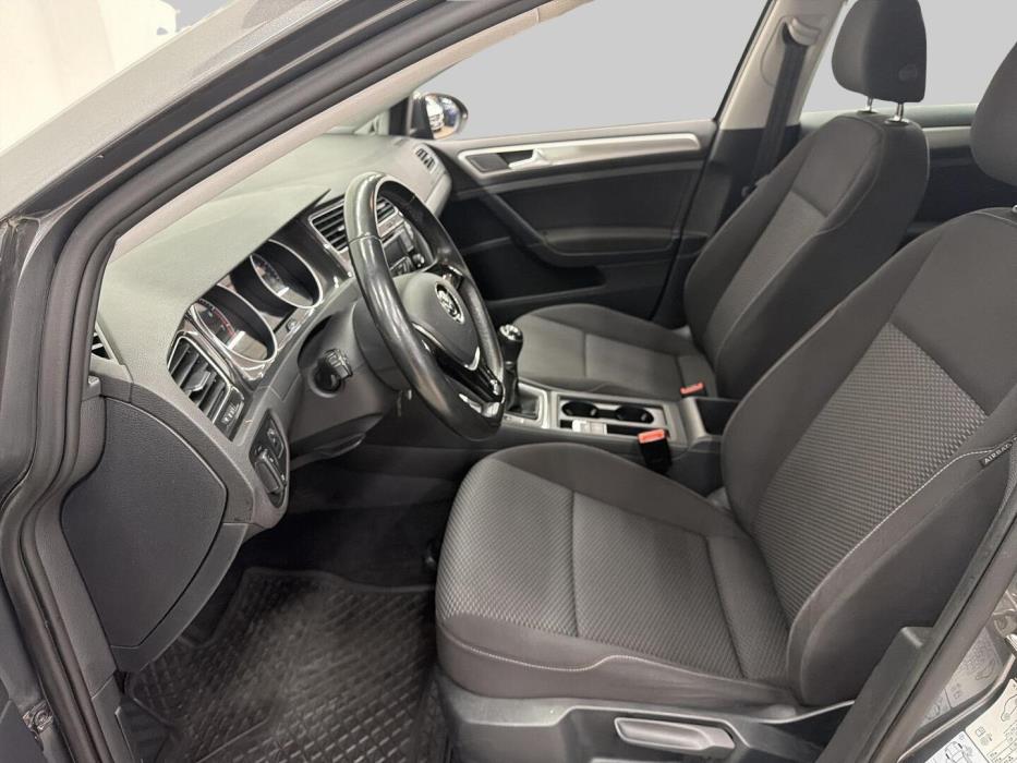 VOLKSWAGEN Golf 2017