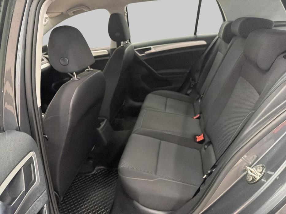 VOLKSWAGEN Golf 2017