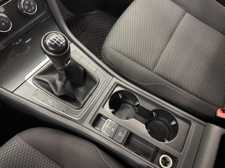 VOLKSWAGEN Golf 2017