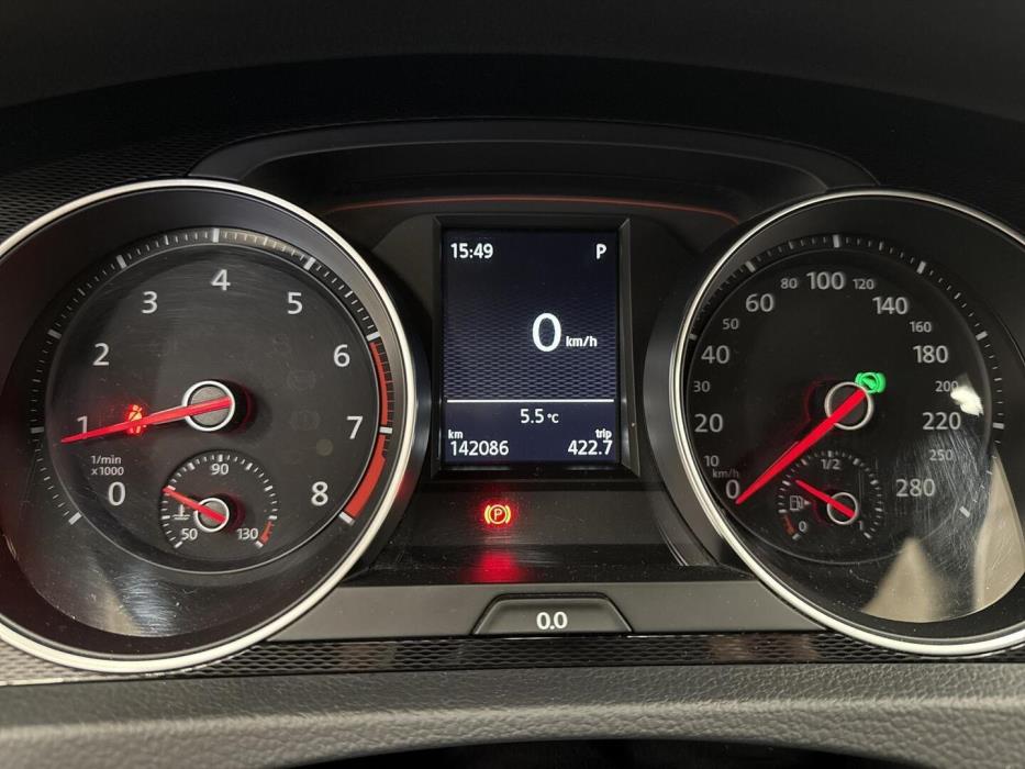 VOLKSWAGEN Golf 2015