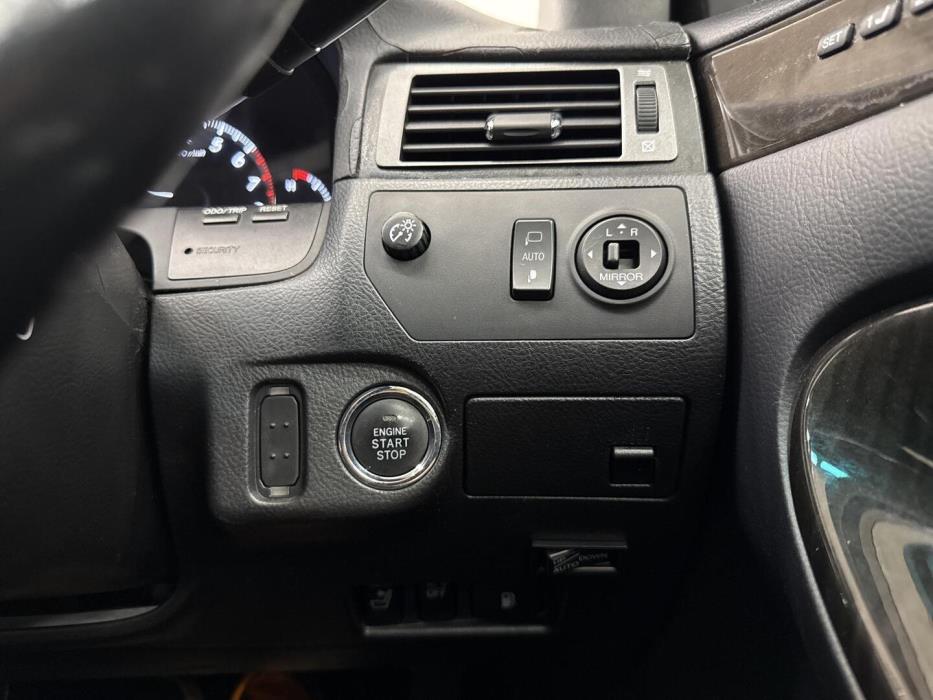 TOYOTA Crown 2004