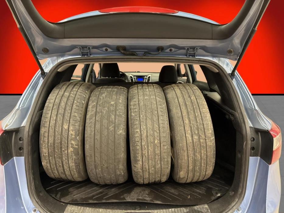 HYUNDAI i30 Wagon 2012