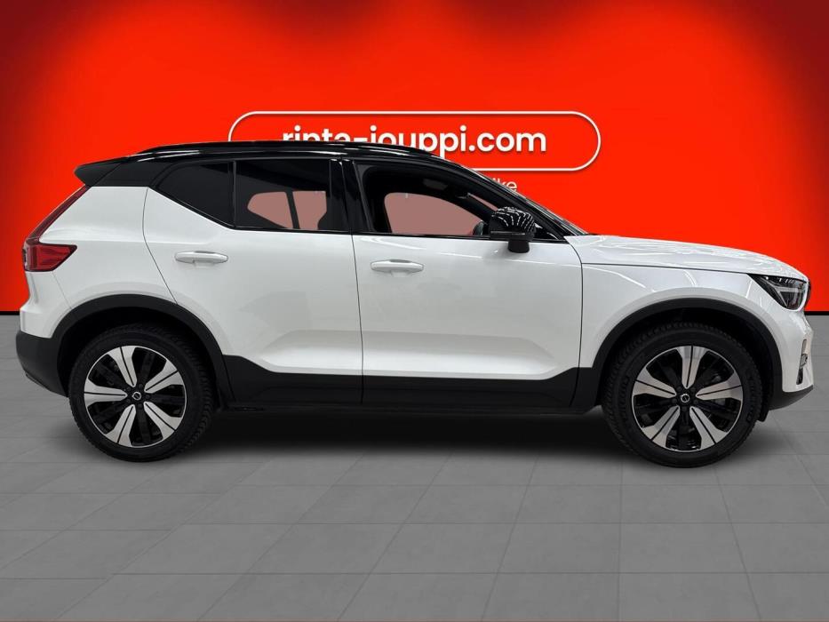 VOLVO XC40 2023