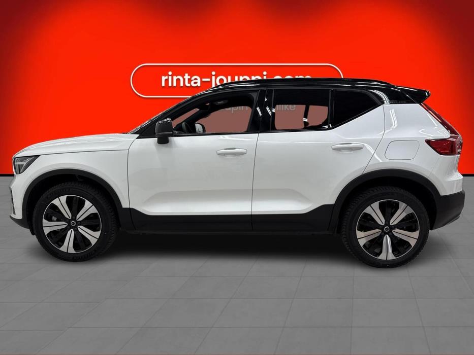 VOLVO XC40 2023