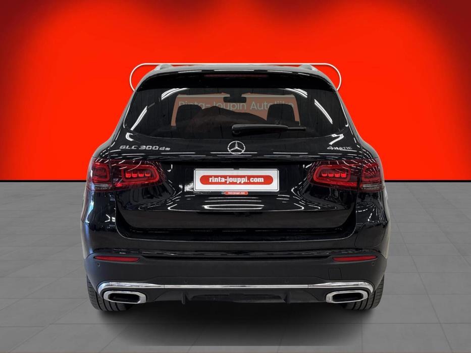 MERCEDES-BENZ GLC 2021