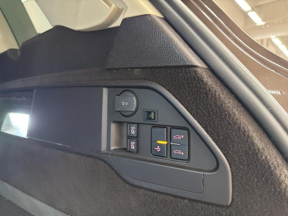 VOLKSWAGEN Touareg 2011